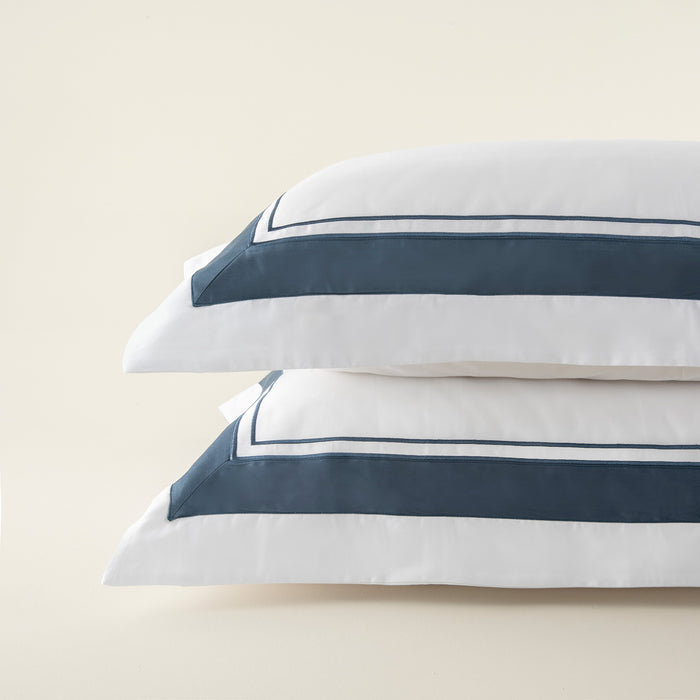 Adda Pillowcase White-Blue