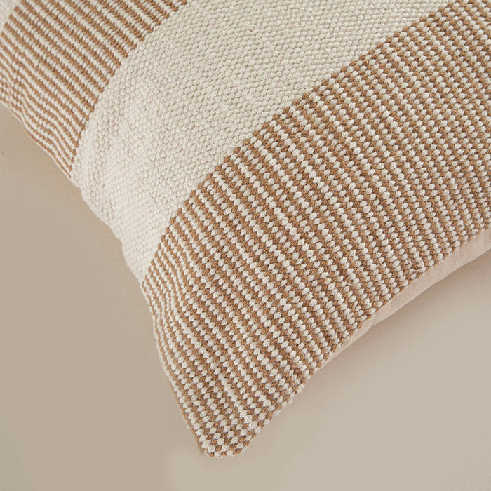 VICTA CUSHION Ecru-Beige